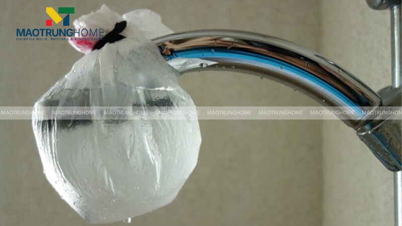 Dùng giấm trắng ngâm trực tiếp