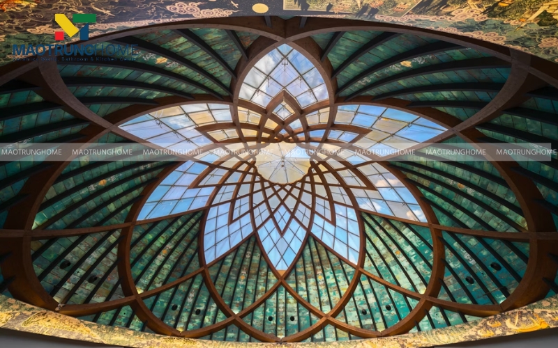 Gạch mosaic ốp giếng trời