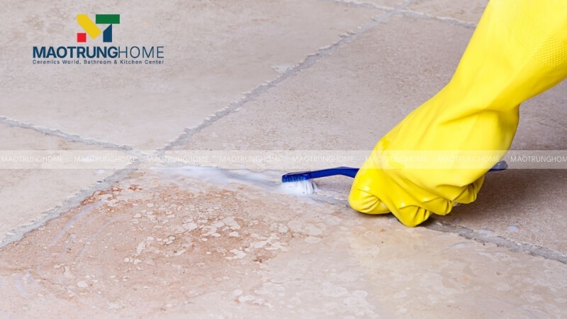 Dùng giấm trắng và baking soda xử lý vết ố vàng trên gạch.