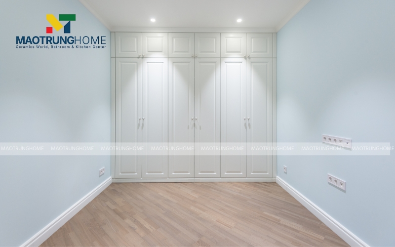 Gạch ốp chân tường thấp