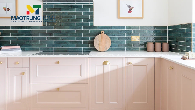 Phối gạch màu tương phản.