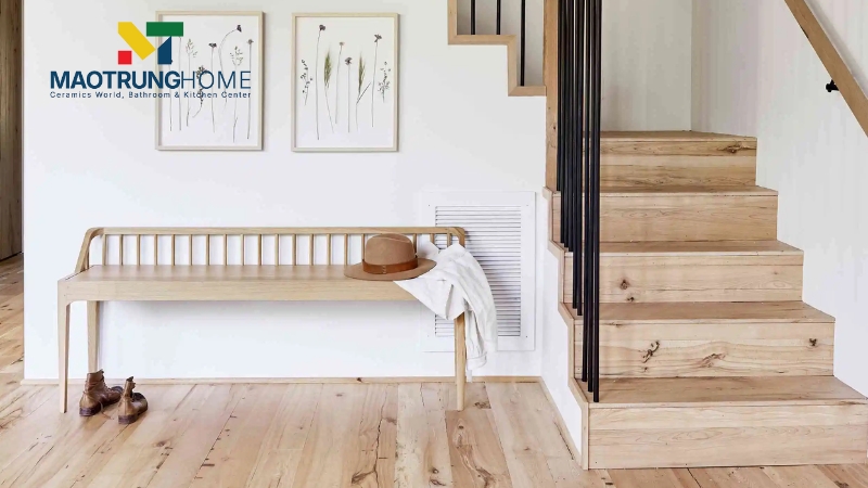 Mẫu gạch ốp tường cầu thang đẹp: Gạch giả gỗ (Mẫu 2).