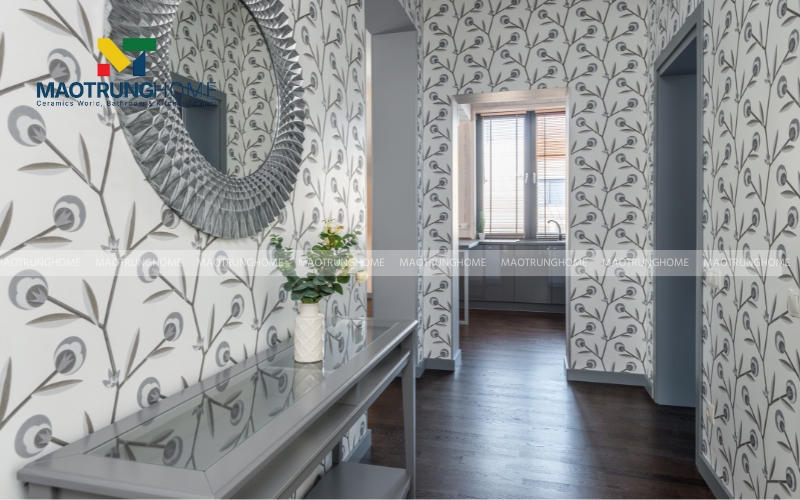 Ốp gạch chân tường