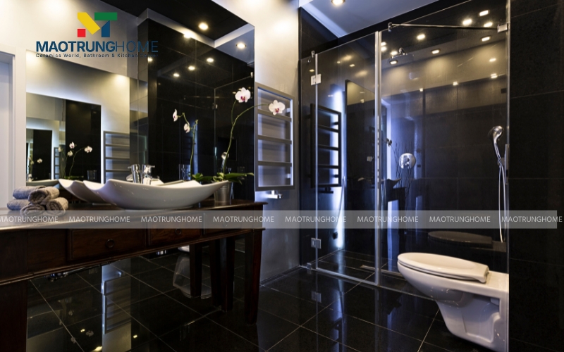 Sử dụng gạch ốp lát và thiết bị vệ sinh cao cấp dễ lau chùi