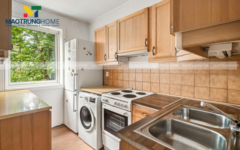 Phòng bếp ốp gạch thẻ cổ điển 