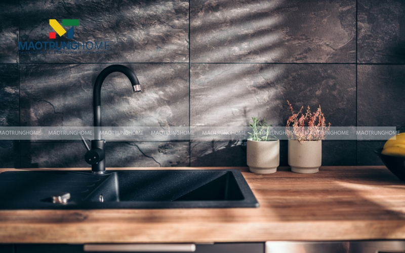 Phòng bếp ốp gạch Porcelain vân đá Marble