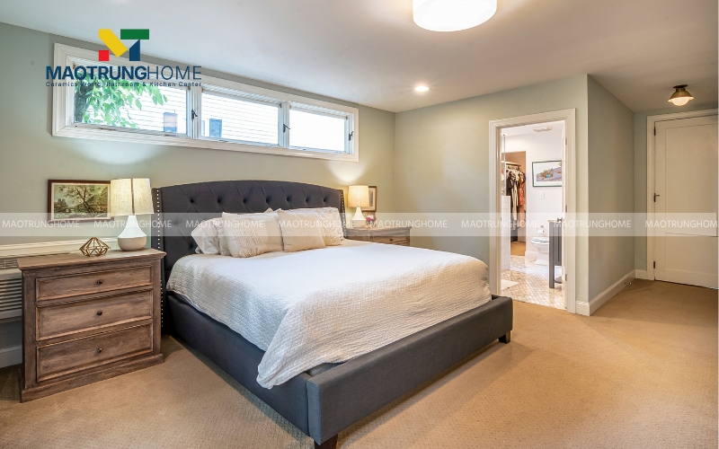 Nhà vệ sinh trong phòng ngủ có cửa kín đáo 