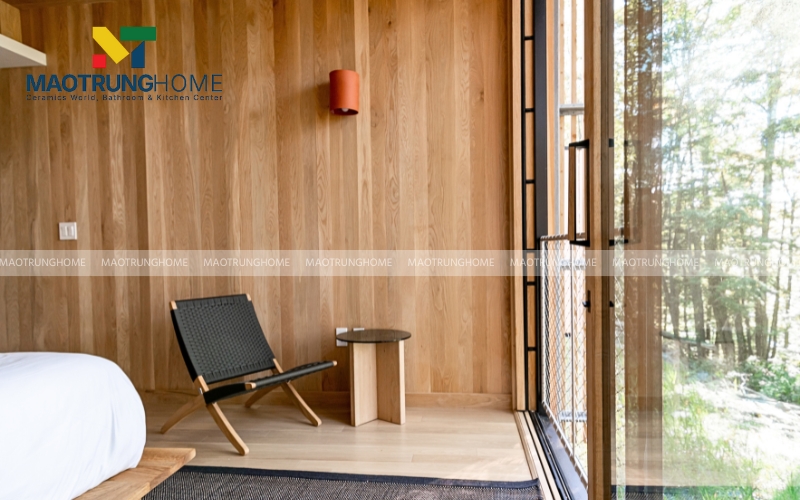 Gạch giả gỗ ốp tường phòng nhỏ