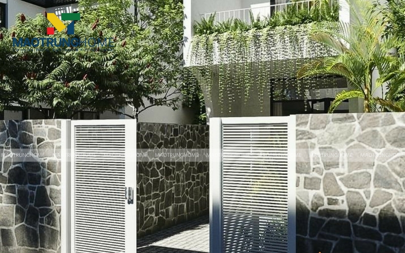 Tường cửa chính ốp gạch giả bê tông kiểu giả đá