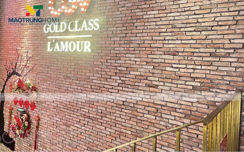 Tiểu cảnh với tường gạch giả cổ