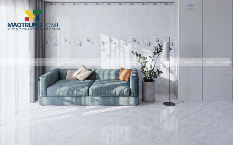 Nhà nhỏ với tường ốp gạch trắng cao