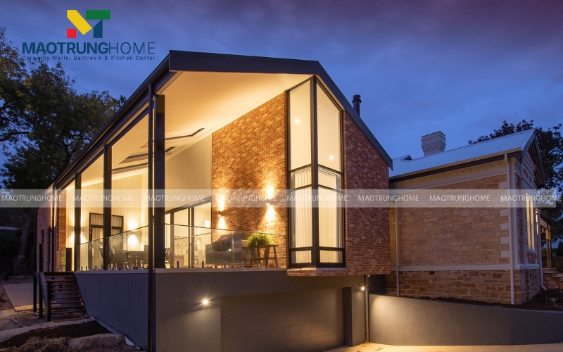 Mặt tiền nhà ốp gạch thẻ