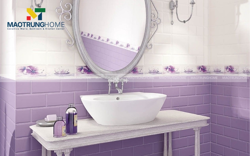 Phòng tắm ốp gạch thẻ tím pastel