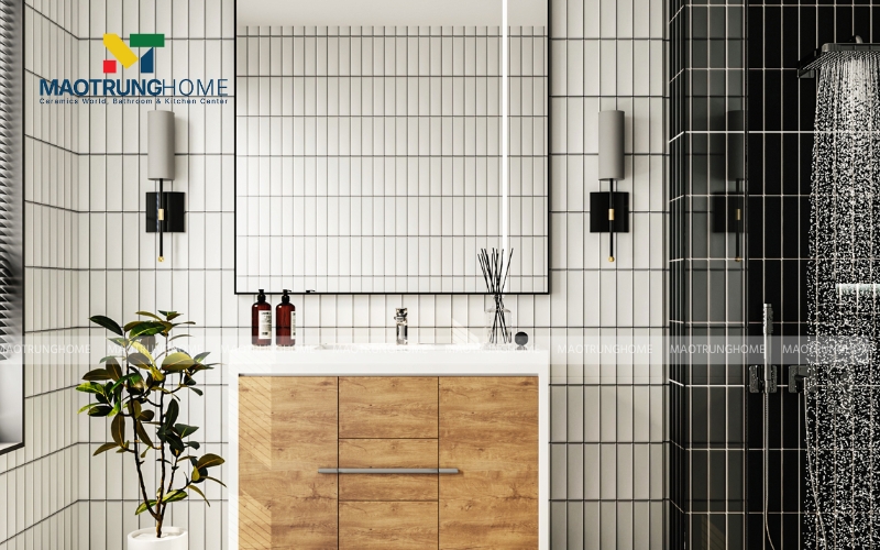 Nhà vệ sinh ốp gạch thẻ trắng theo chiều dọc