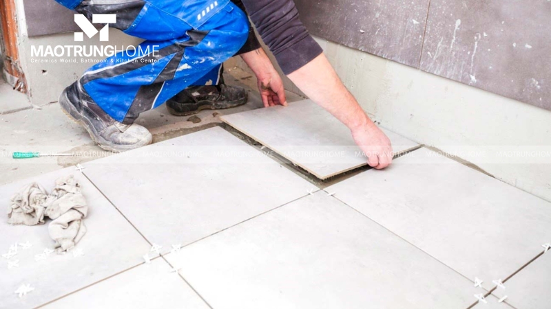 Bước 4: Tiến hành lát gạch