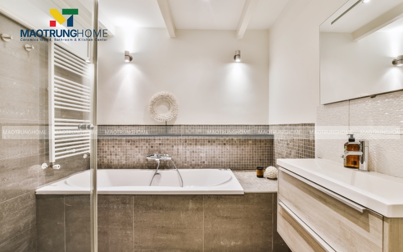 Nhà vệ sinh ốp gạch để bảo vệ tường, ngăn hơi ẩm thấm ngược