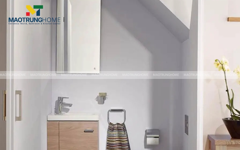 Nhà vệ sinh tông màu trắng xám