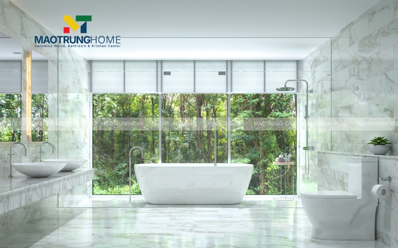 Phòng tắm 6m2 thư giãn với bồn tắm nằm được đặt cạnh cửa sổ lớn đón ánh sáng tự nhiên