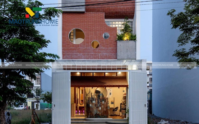 Gạch ốp mặt tiền màu đỏ đất ấm cúng