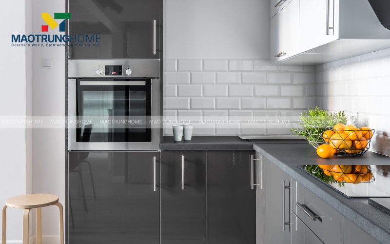 Mệnh kim nên ốp gạch màu trắng, xám