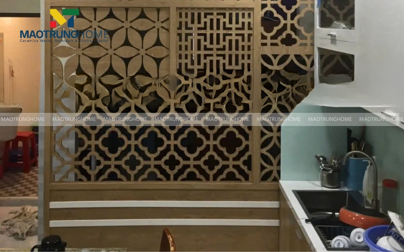 Tấm ngăn CNC họa tiết cách nhà vệ sinh và nhà bếp