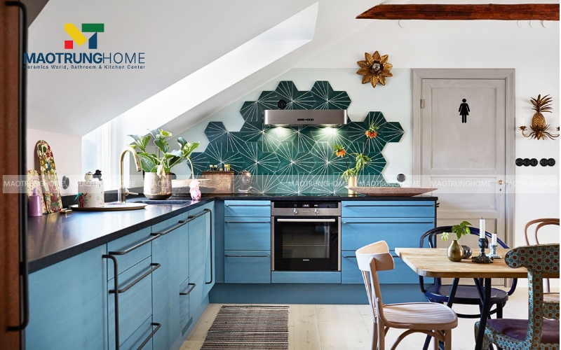 Nhà bếp mang phong cách Châu Âu tông màu xanh 