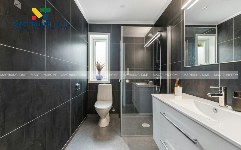 Nhà vệ sinh 3m2 sử dụng vách kính ngăn