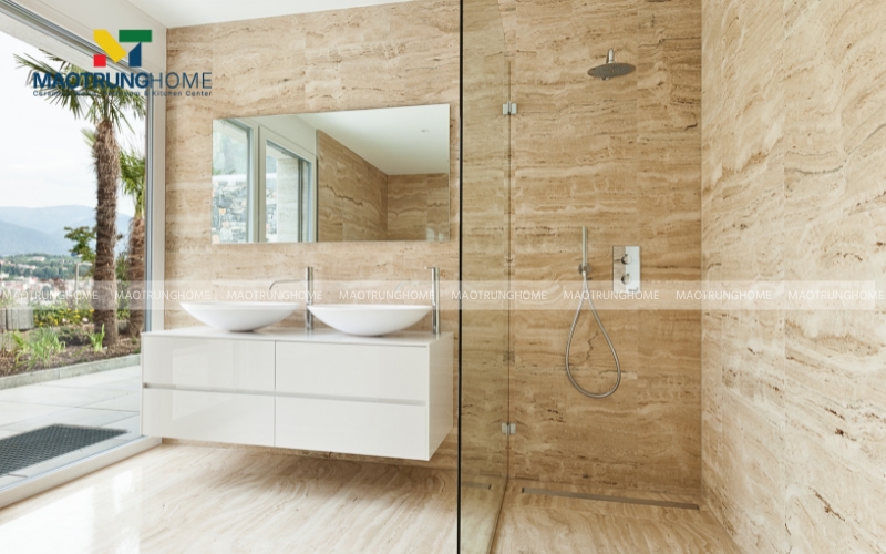 Thiết kế nhà vệ sinh 5m2 Scandinavian gần gũi thiên nhiên với sàn gạch giả đá