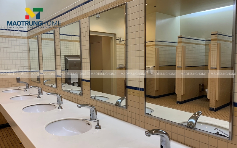 Nhà vệ sinh công cộng phong cách tối giản