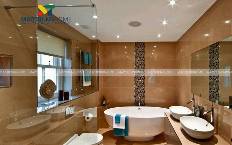 Góc lavabo nhà vệ sinh Bắc Âu với gạch ốp tường khổ lớn vân đá