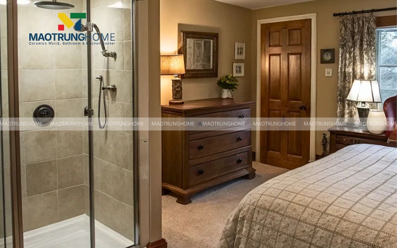 Phòng ngủ với gam màu nâu trầm mang phong cách cổ điển