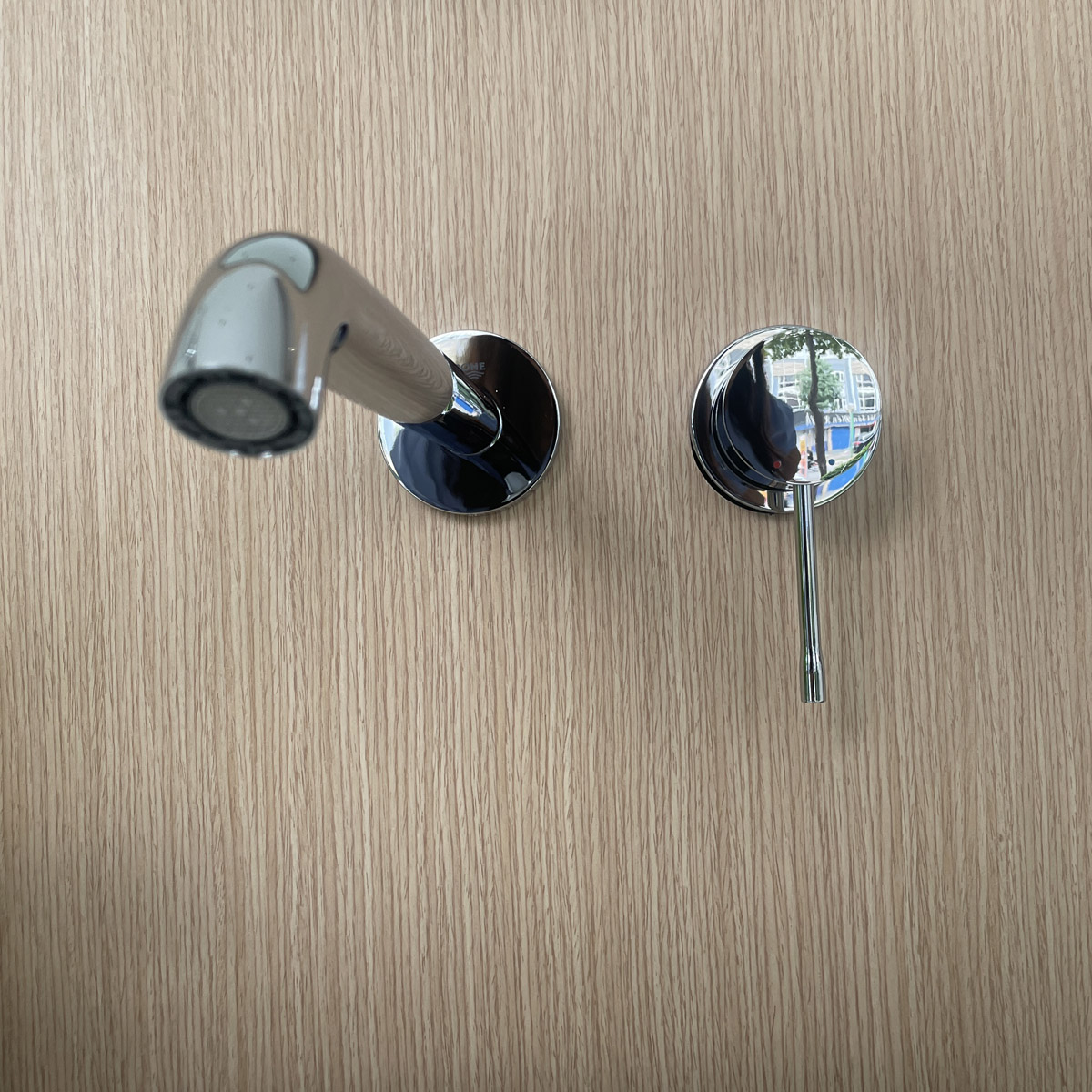 Vòi Lavabo gắn tường nóng lạnh 2 lỗ Essence New Grohe 19967001 - Ảnh 5