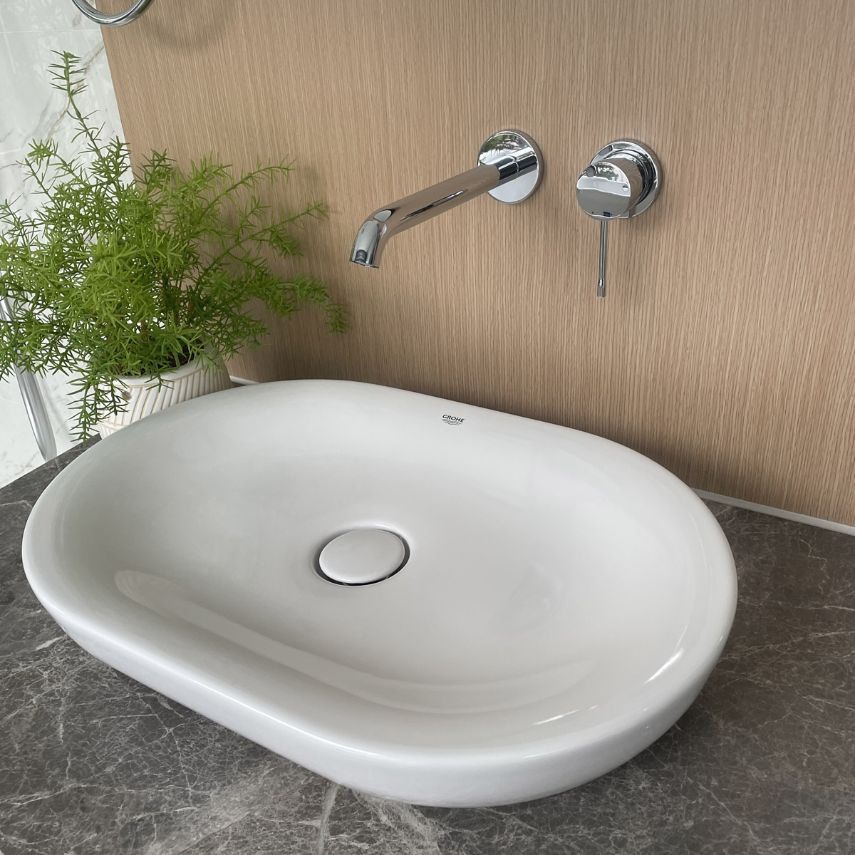 Vòi Lavabo gắn tường nóng lạnh 2 lỗ Essence New Grohe 19967001 - Ảnh 7