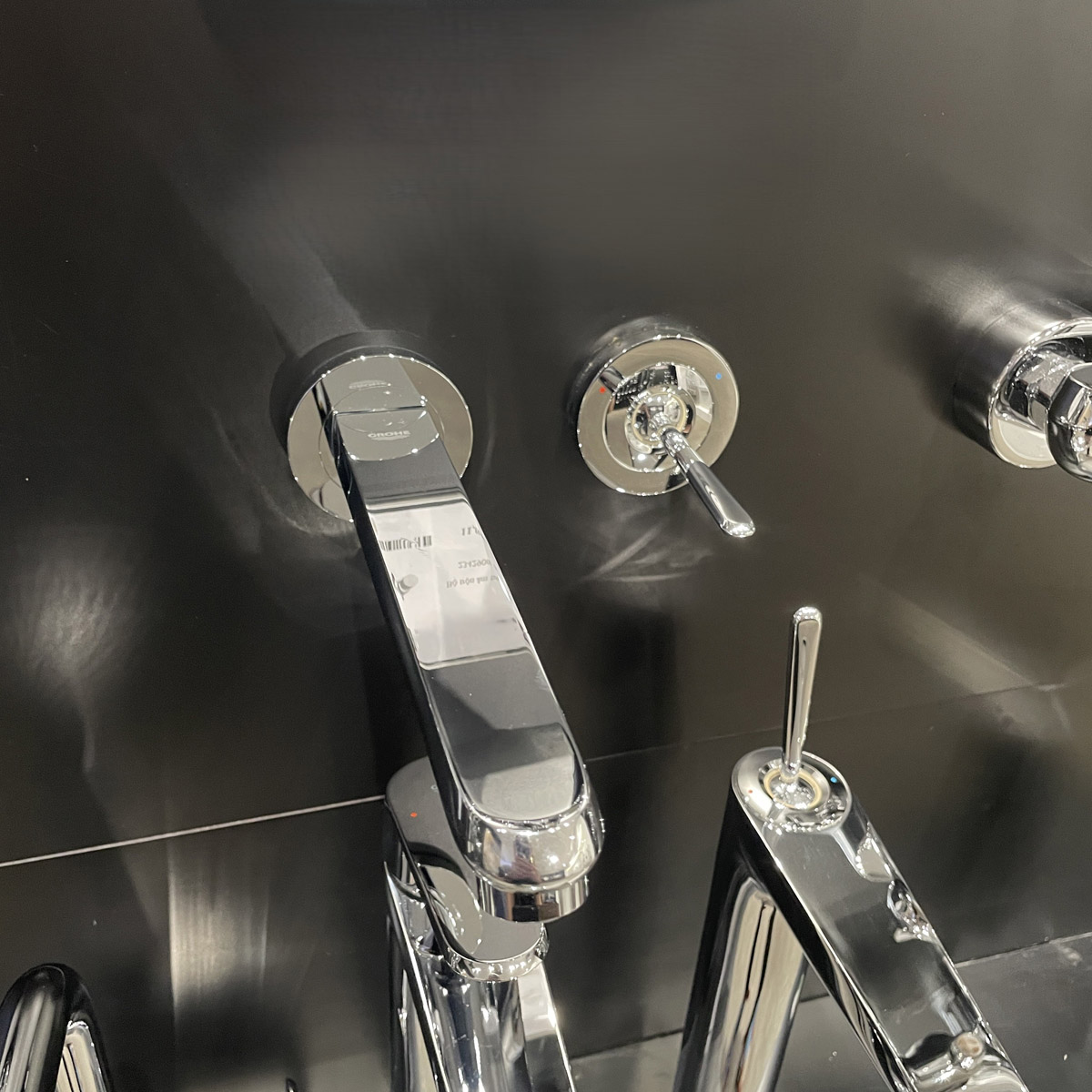 Vòi Lavabo gắn tường nóng lạnh 2 lỗ Eurodisc Joy GROHE 19969000 - Ảnh 7