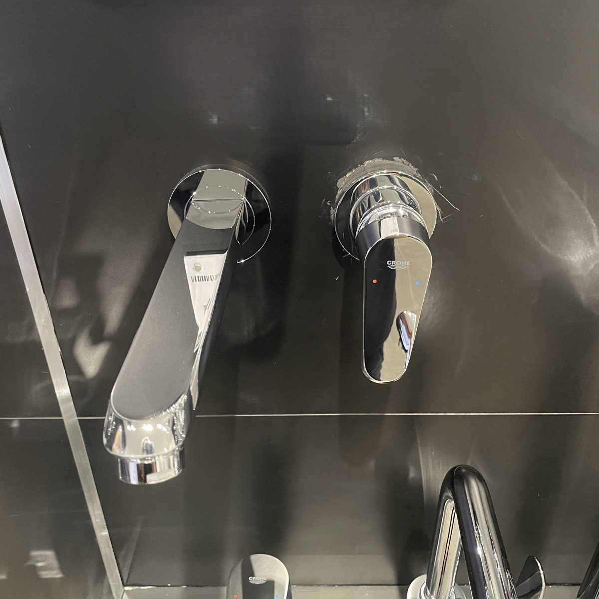 Vòi Lavabo gắn tường nóng lạnh 2 lỗ Eurodisc Cosmopolitan L-size GROHE 19974002 - Ảnh 6