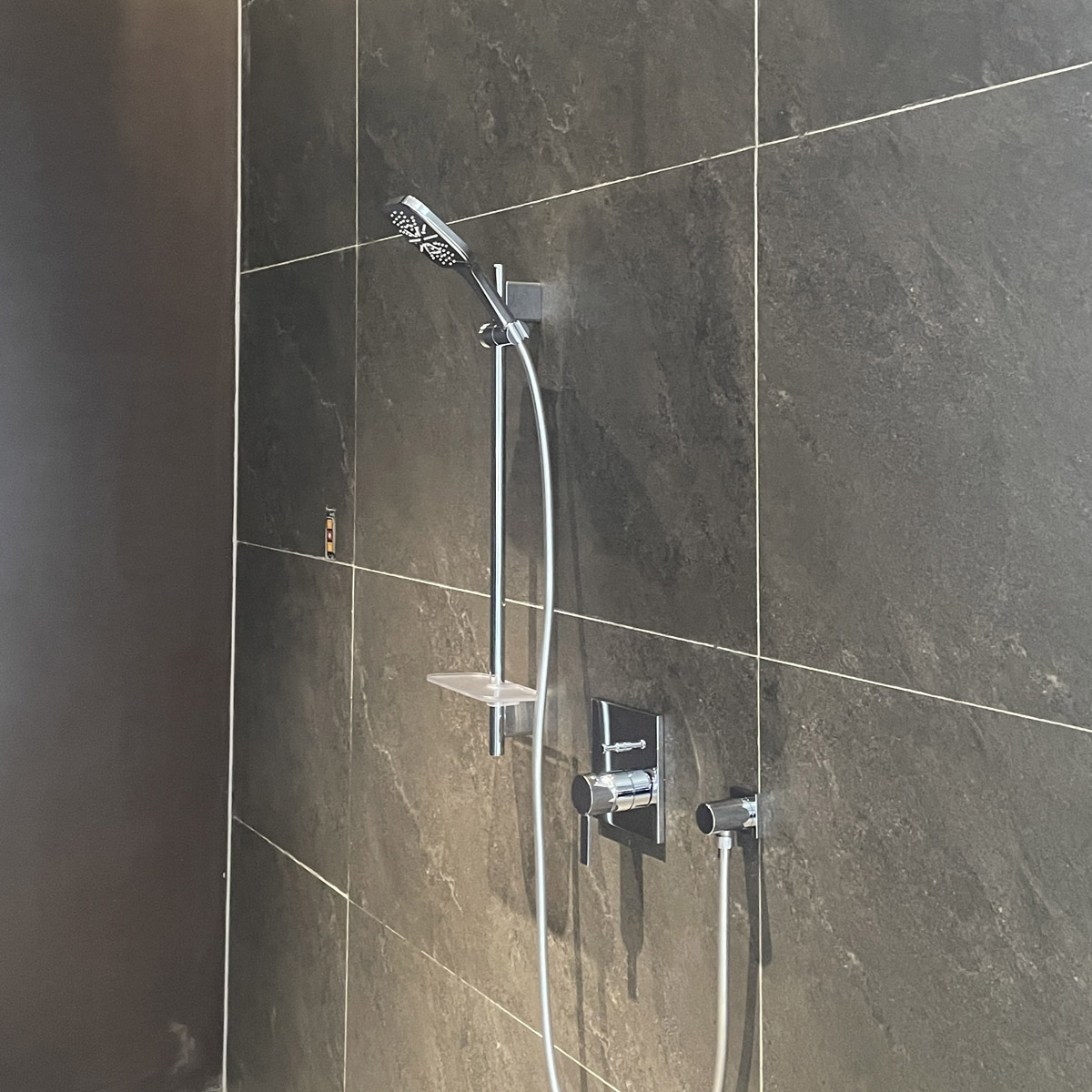 Bộ tay sen tắm và thanh trượt SmartActive 3 chế độ GROHE 26583000 - Ảnh 4