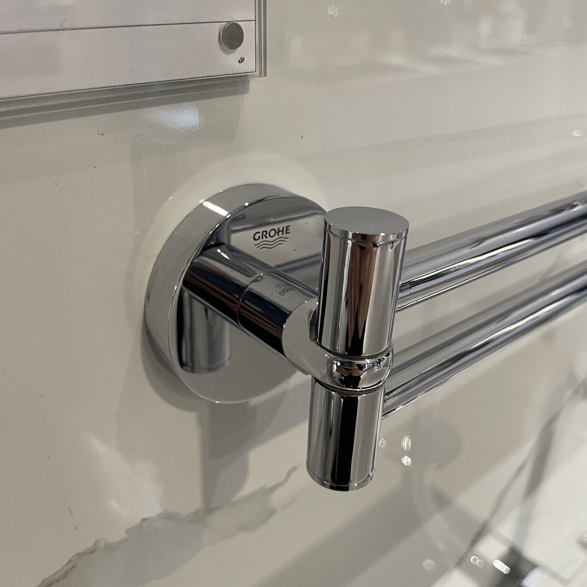 Thanh treo khăn đôi Essentials GROHE 40371001 - Ảnh 5