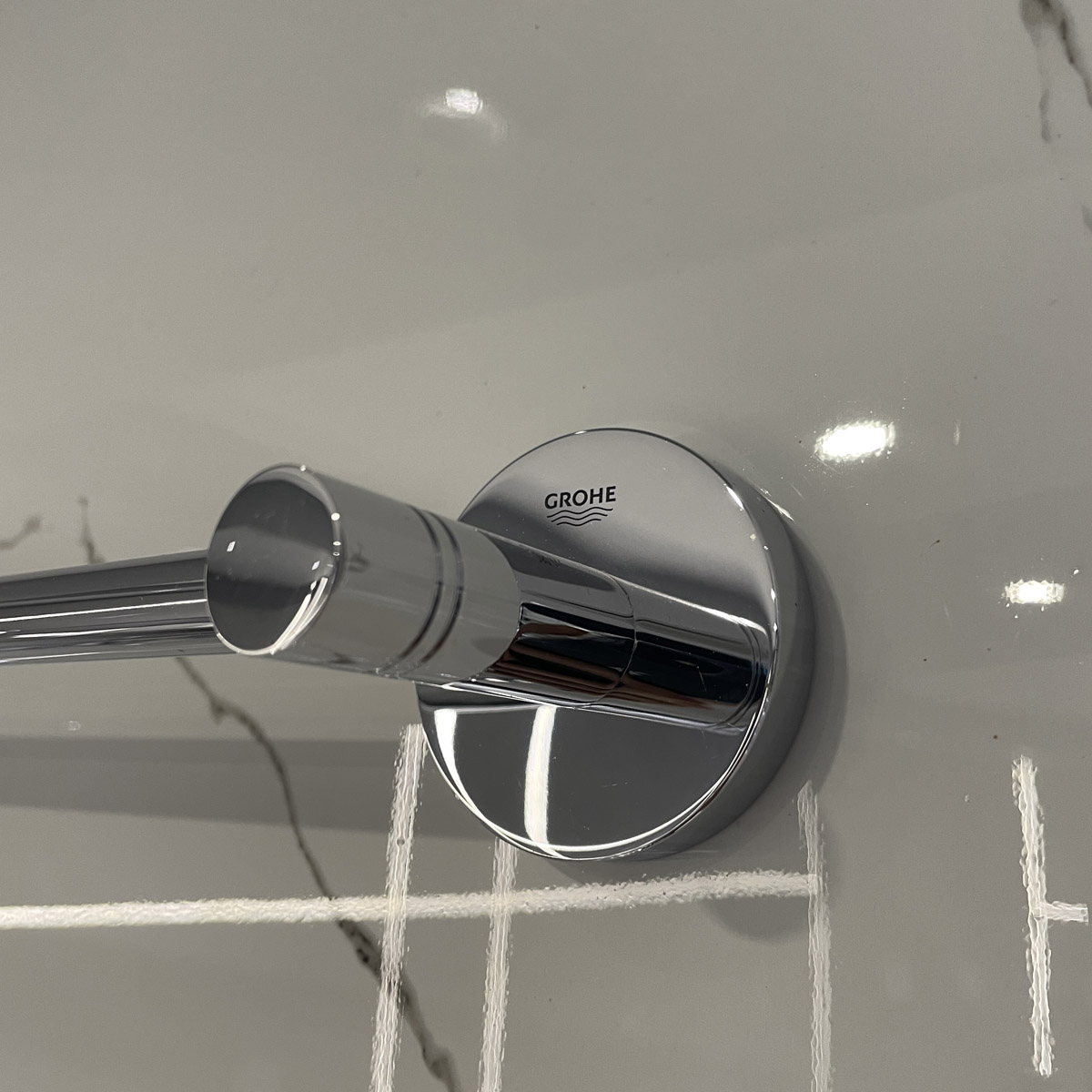 Thanh treo khăn đơn Essentials GROHE 40386001 - Ảnh 5