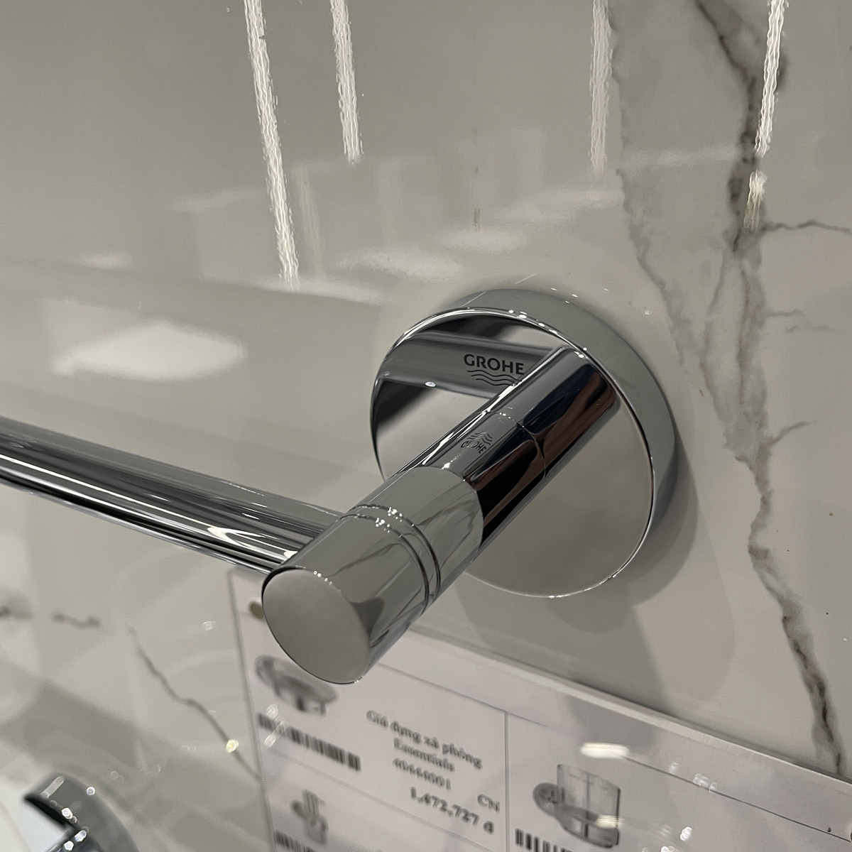 Thanh treo khăn đơn Essentials GROHE 40688001 - Ảnh 5