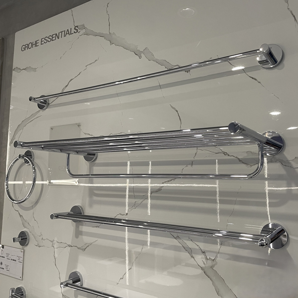 Thanh treo khăn Essentials 550mm GROHE 40800001 - Ảnh 6