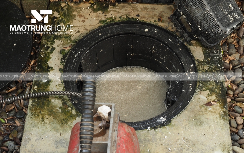 Hầm cầu sau thời gian dài sử dụng bị đầy