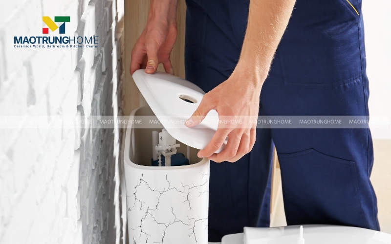 Két nước bằng sứ bị nứt, rạn