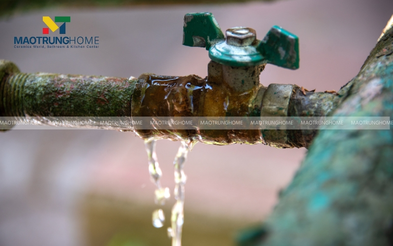 Van cấp nước bị hỏng hoặc bám bẩn