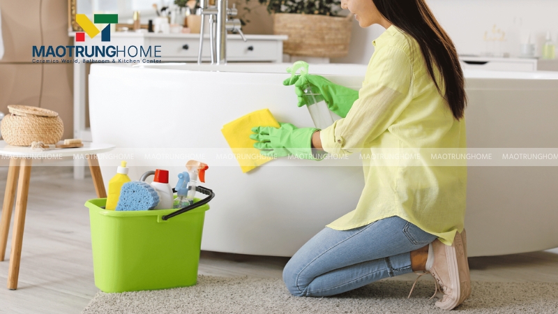 Lưu ý quan trọng khi tẩy trắng gạch nhà vệ sinh để đảm bảo an toàn