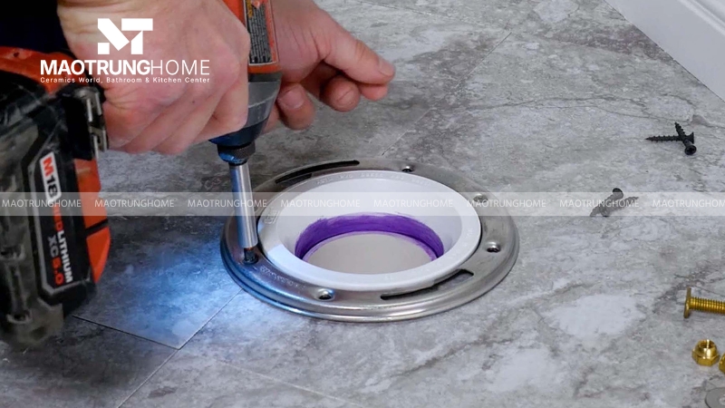 Lắp đặt bích nối sàn