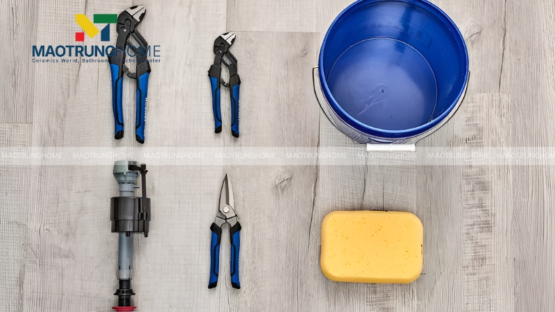 Chuẩn bị dụng cụ thay phao bồn cầu