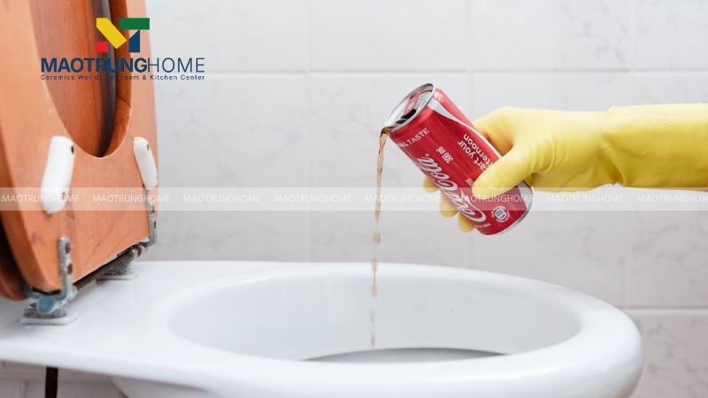 Mẹo thông tắc bằng Coca-Cola hoặc Pepsi