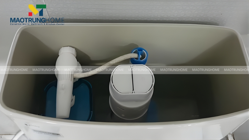 Bồn cầu kêu to do phao nước bị kẹt