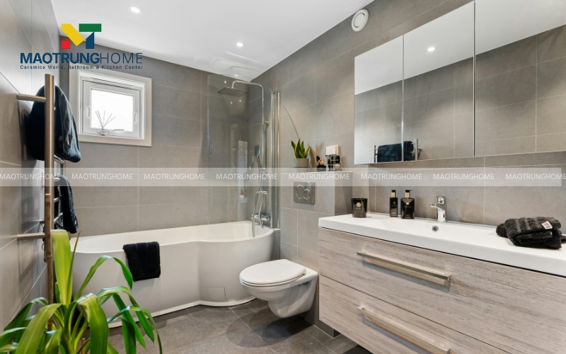 Bạn có thể chọn các mẫu thân dài, bệ ngồi rộng rãi