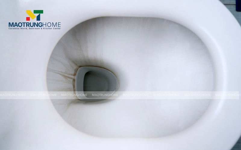 Không có nước cấp vào két hoặc cấp rất chậm